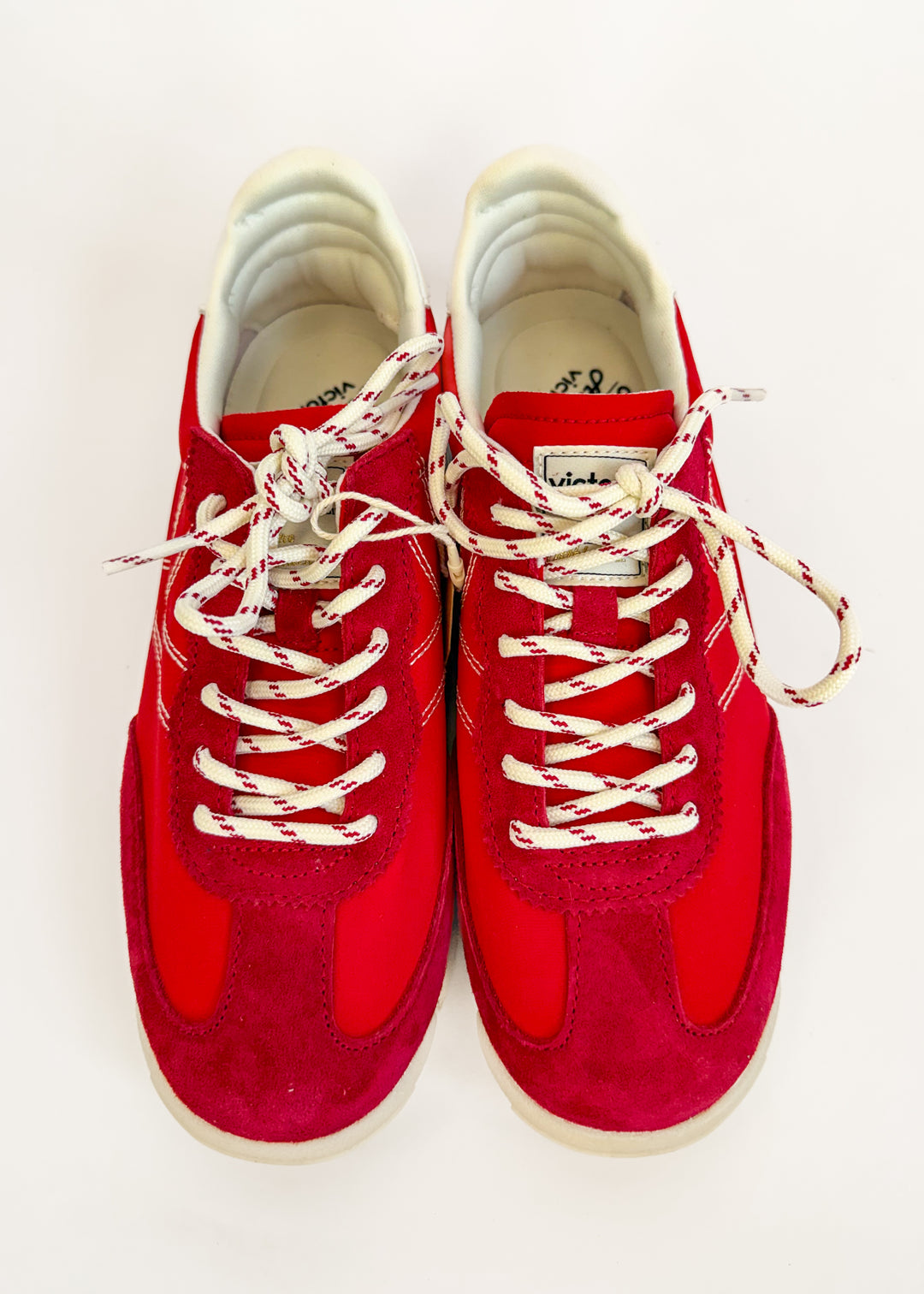 Victoria Saturno Sneakers