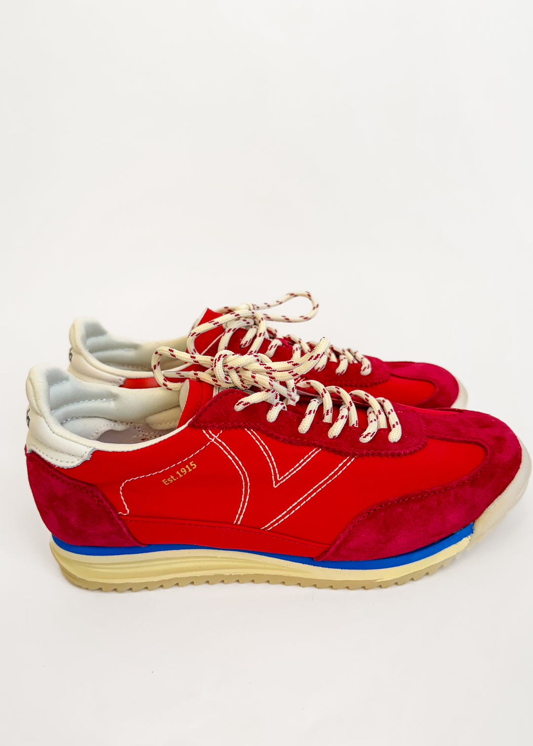 Victoria Saturno Sneakers